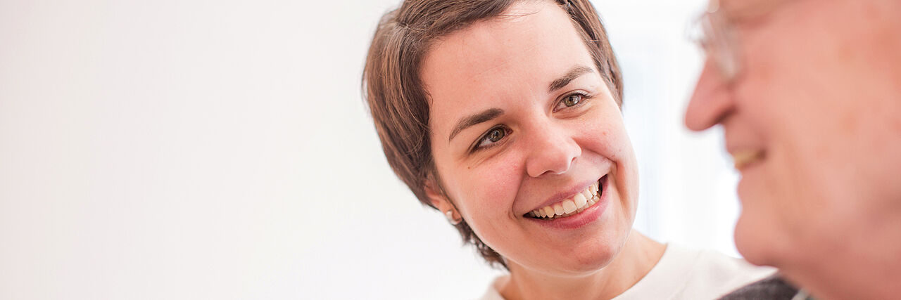 DRK-Herten Rotkreuz Symbolfotos, Senioren, Ambulante Pflege, Hausnotruf, Rotkreuz-App MeinDRK, Inklusion und jung und alt